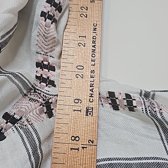 5/25 ♥️ BB Dakota off the shoulder blouse - Picture 3 of 8